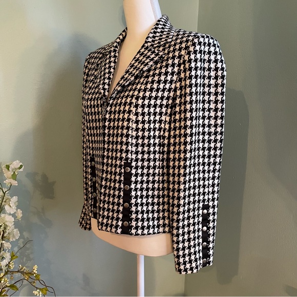 Black and White Houndstooth Jacket by ConradC Collection Size 8 - Picture 3 of 14